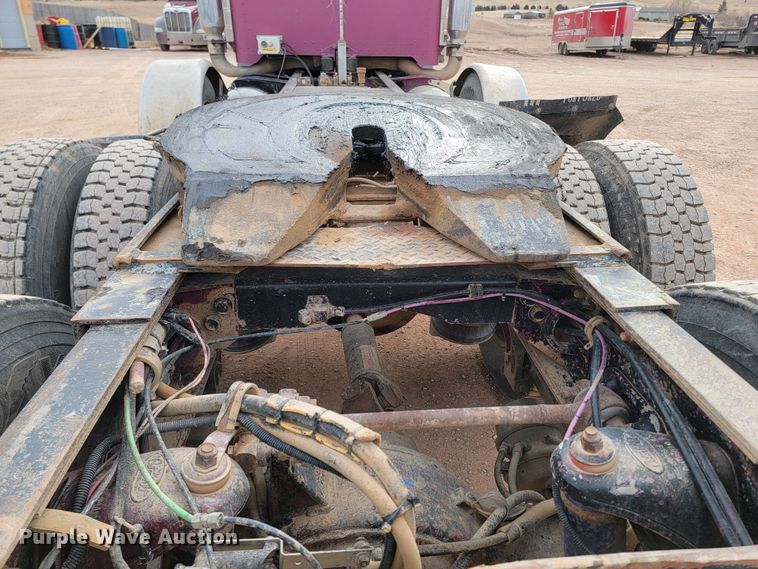 image for item DQ7464 1996 Peterbilt 378  semi truck