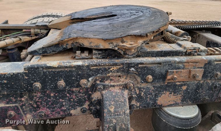 image for item DQ7464 1996 Peterbilt 378  semi truck