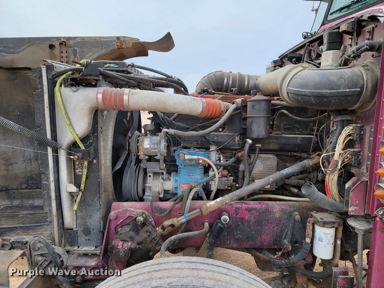 image for item DQ7464 1996 Peterbilt 378  semi truck