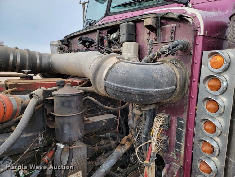 image for item DQ7464 1996 Peterbilt 378  semi truck