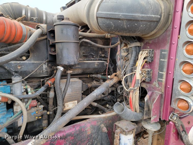 image for item DQ7464 1996 Peterbilt 378  semi truck