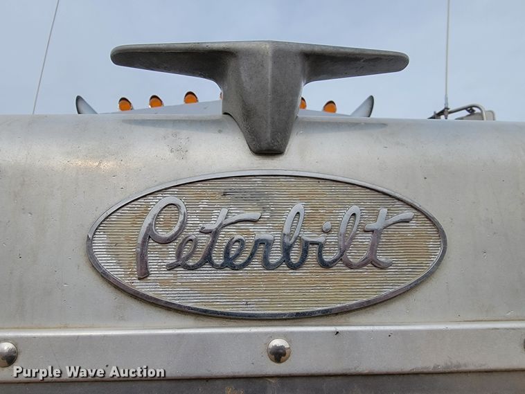 image for item DQ7464 1996 Peterbilt 378  semi truck