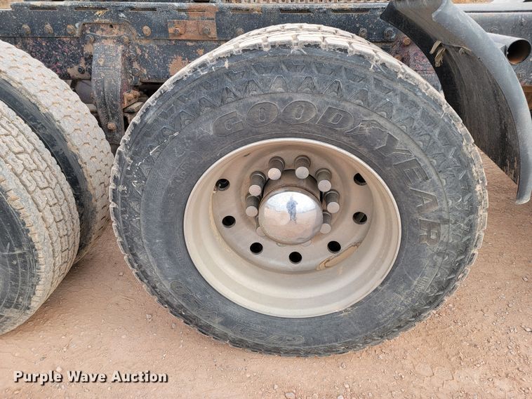 image for item DQ7464 1996 Peterbilt 378  semi truck