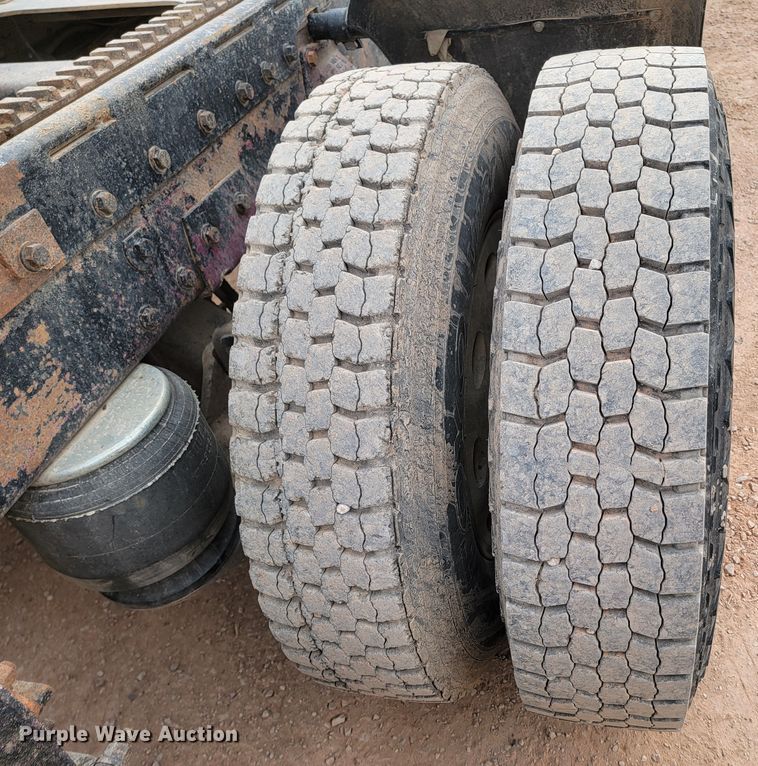 image for item DQ7464 1996 Peterbilt 378  semi truck