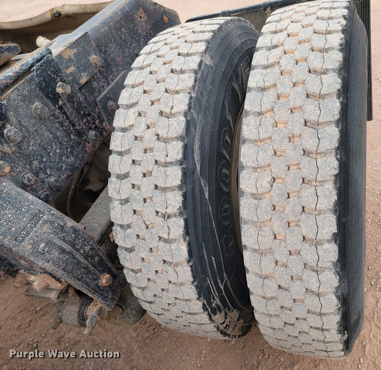 image for item DQ7464 1996 Peterbilt 378  semi truck