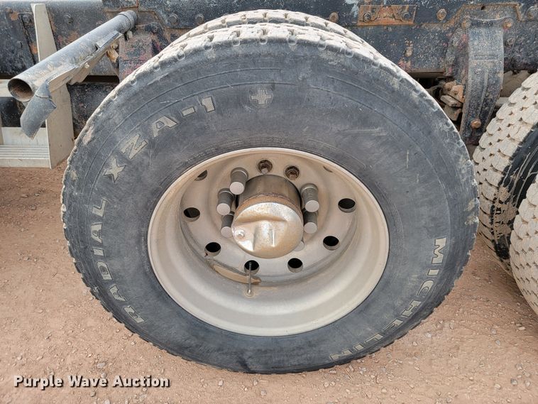 image for item DQ7464 1996 Peterbilt 378  semi truck