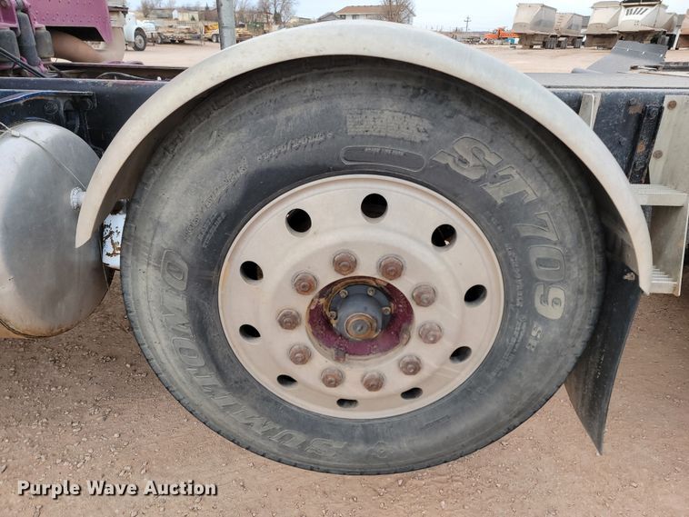 image for item DQ7464 1996 Peterbilt 378  semi truck