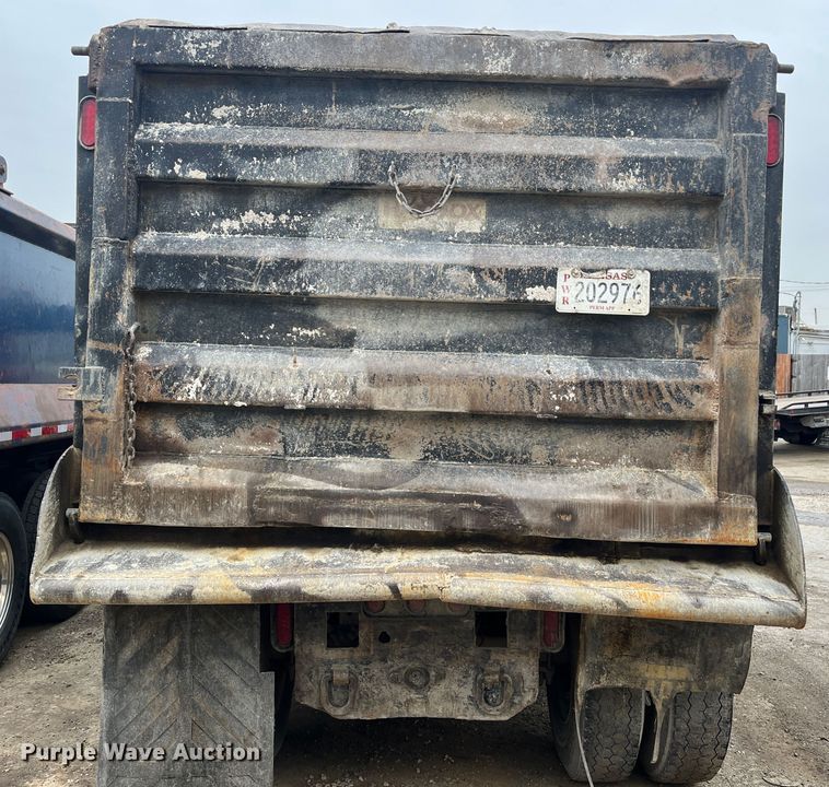 image for item DR7399 2006 Sterling L9500  dump truck