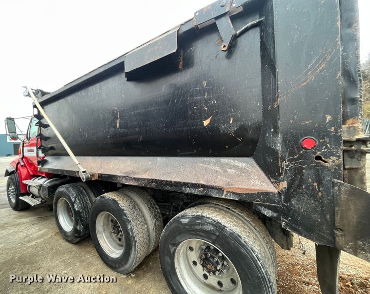 image for item DR7399 2006 Sterling L9500  dump truck