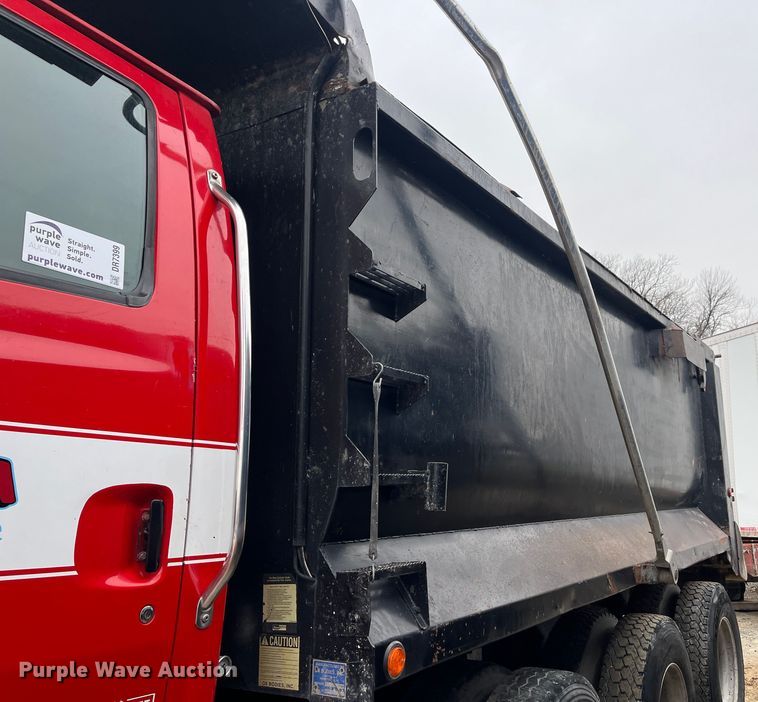 image for item DR7399 2006 Sterling L9500  dump truck