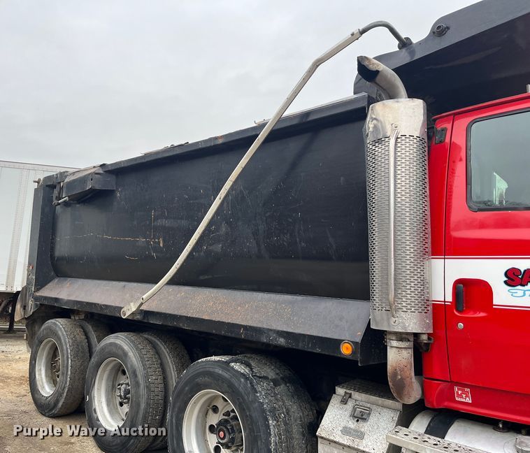 image for item DR7399 2006 Sterling L9500  dump truck