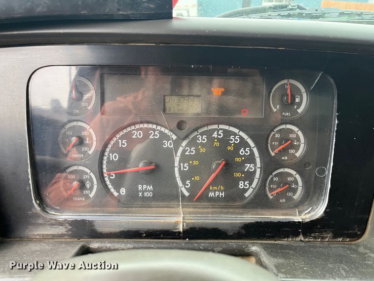 image for item DR7399 2006 Sterling L9500  dump truck