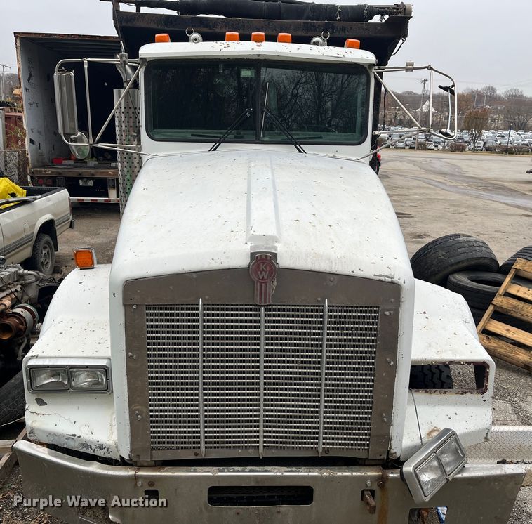 image for item DR7400 1988 Kenworth T800  dump truck