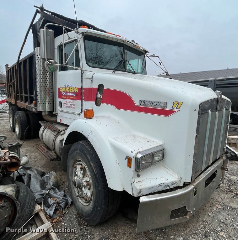 image for item DR7400 1988 Kenworth T800  dump truck