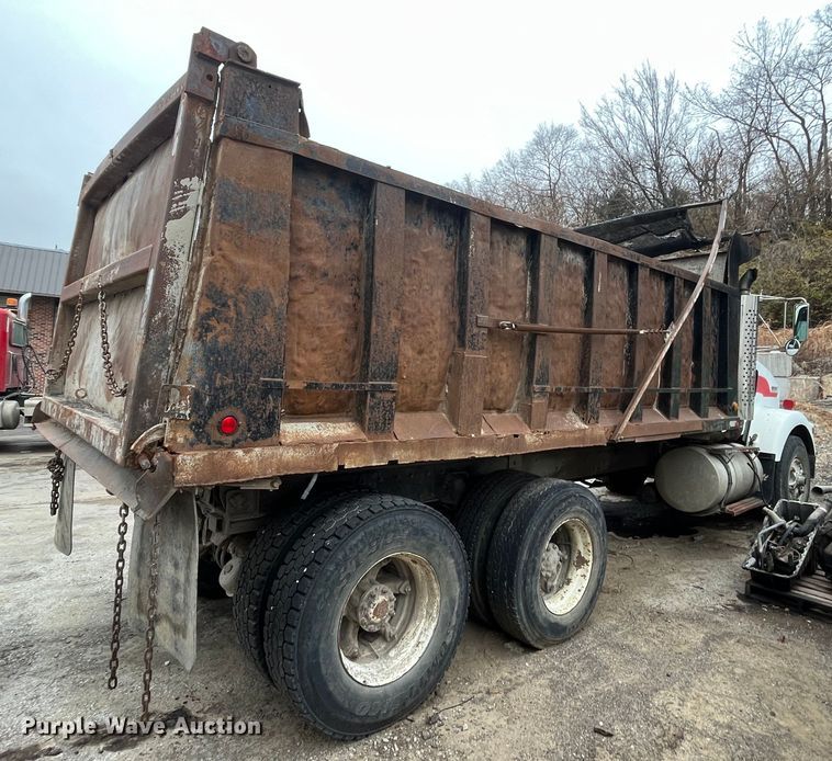 image for item DR7400 1988 Kenworth T800  dump truck