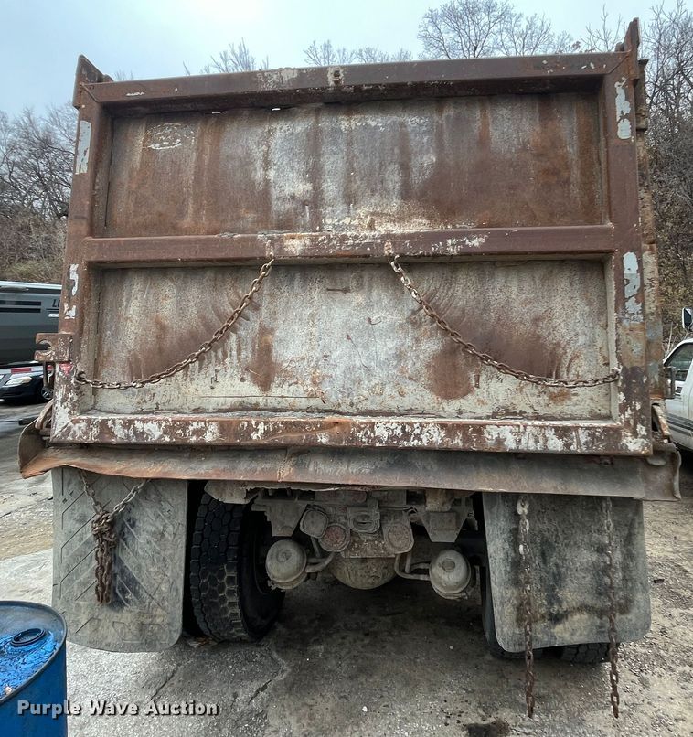 image for item DR7400 1988 Kenworth T800  dump truck