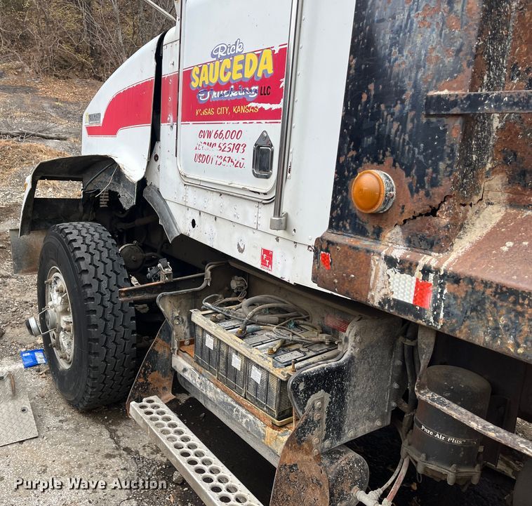 image for item DR7400 1988 Kenworth T800  dump truck