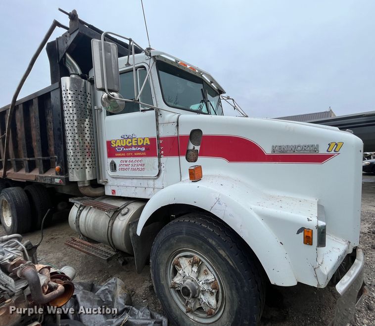 image for item DR7400 1988 Kenworth T800  dump truck