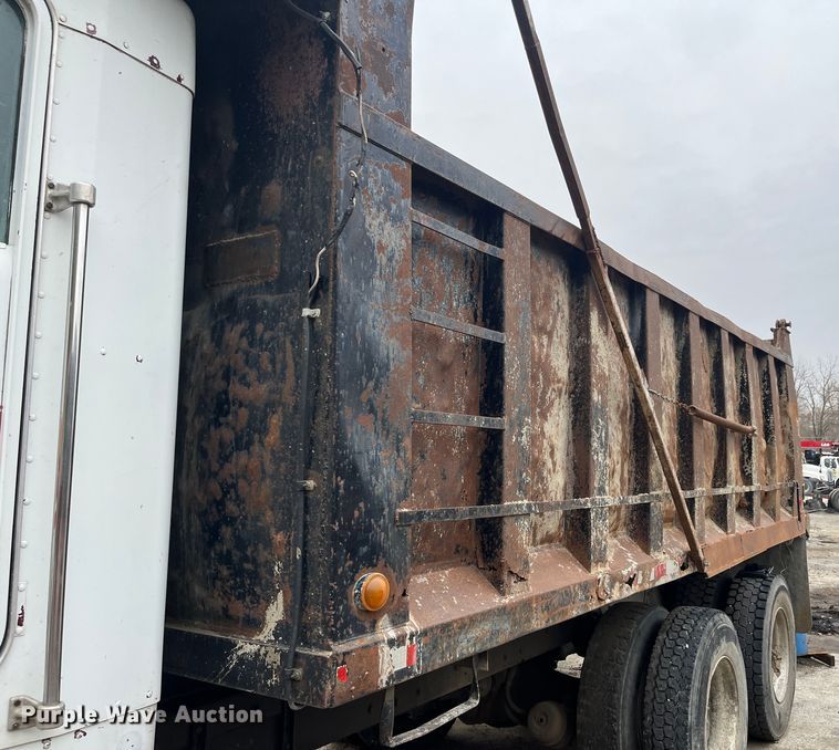 image for item DR7400 1988 Kenworth T800  dump truck