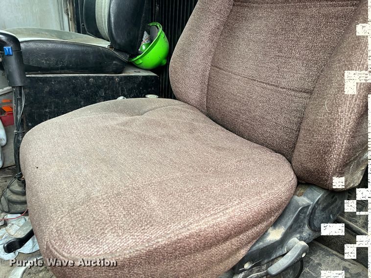 image for item DR7400 1988 Kenworth T800  dump truck