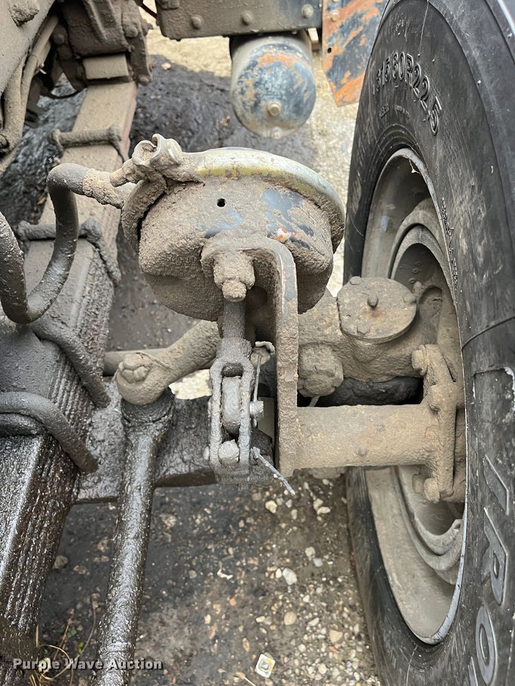 image for item DR7400 1988 Kenworth T800  dump truck