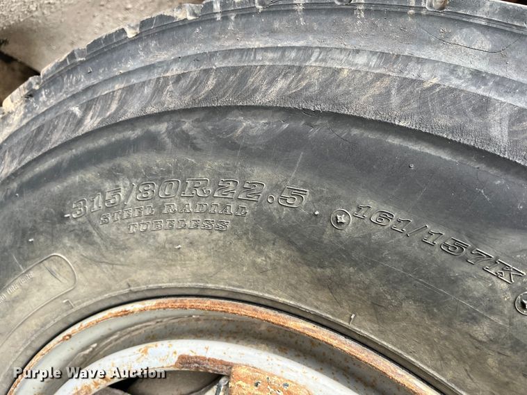 image for item DR7400 1988 Kenworth T800  dump truck