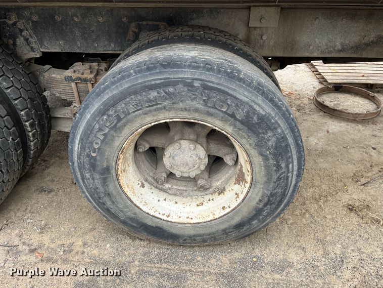 image for item DR7400 1988 Kenworth T800  dump truck