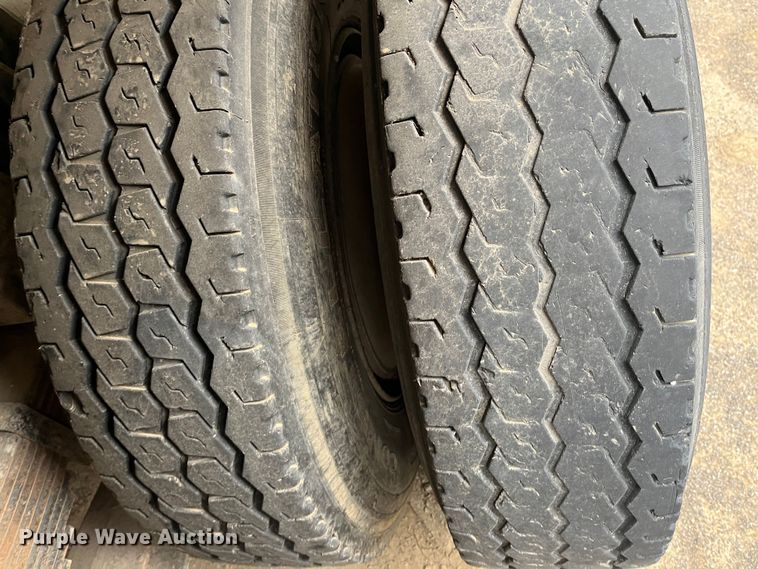 image for item DR7400 1988 Kenworth T800  dump truck