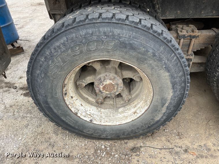 image for item DR7400 1988 Kenworth T800  dump truck