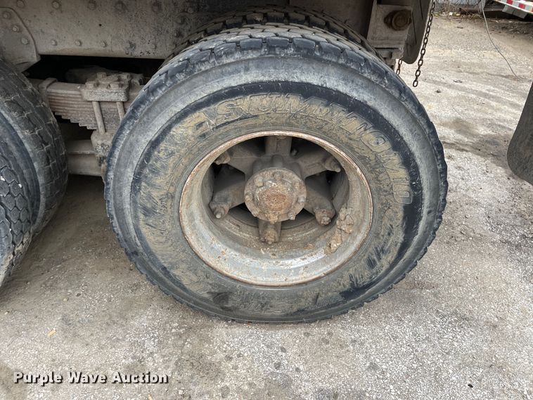 image for item DR7400 1988 Kenworth T800  dump truck