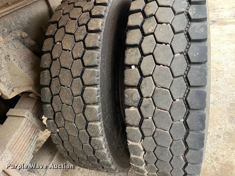 image for item DR7400 1988 Kenworth T800  dump truck