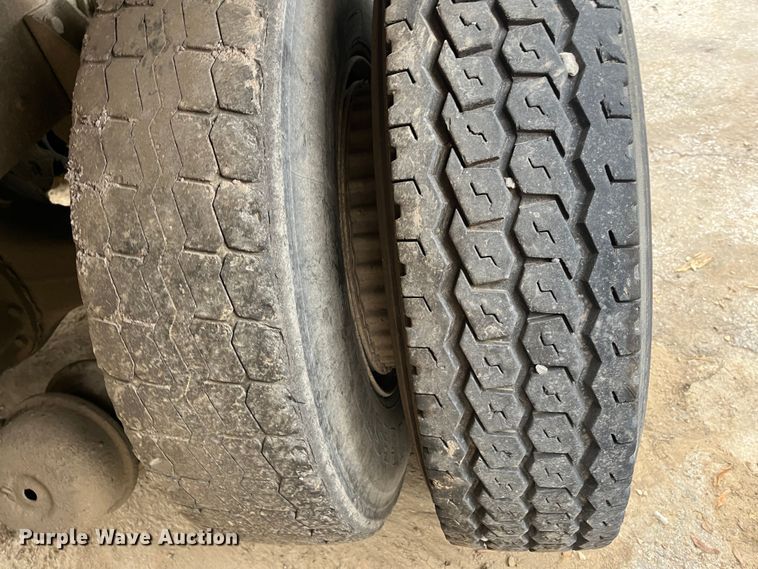 image for item DR7400 1988 Kenworth T800  dump truck