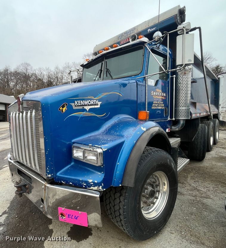 image for item DR7401 2005 Kenworth T800  dump truck