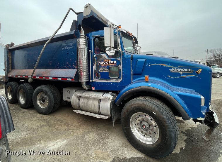 image for item DR7401 2005 Kenworth T800  dump truck