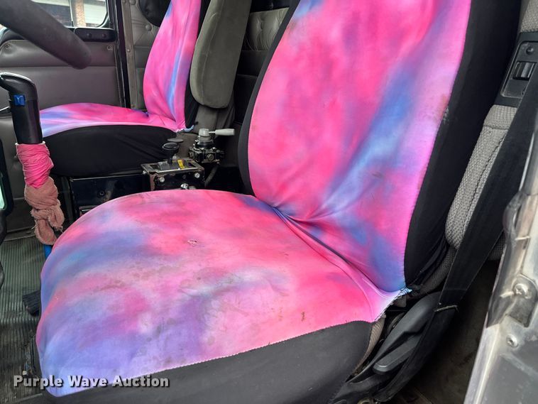 image for item DR7401 2005 Kenworth T800  dump truck