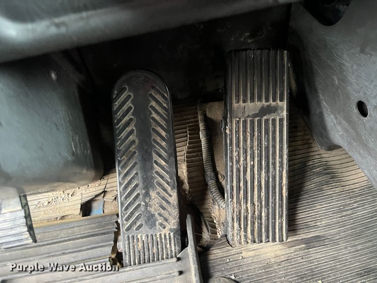 image for item DR7401 2005 Kenworth T800  dump truck