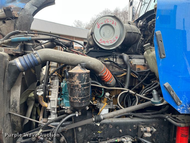 image for item DR7401 2005 Kenworth T800  dump truck