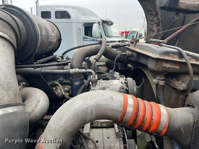 image for item DR7401 2005 Kenworth T800  dump truck