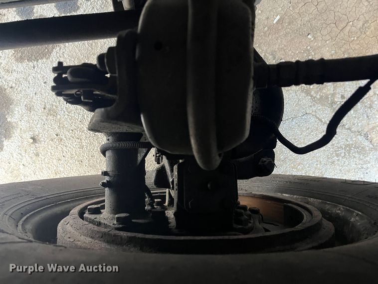 image for item DR7401 2005 Kenworth T800  dump truck