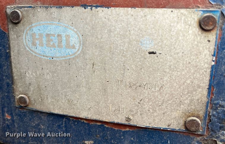 image for item DR7401 2005 Kenworth T800  dump truck