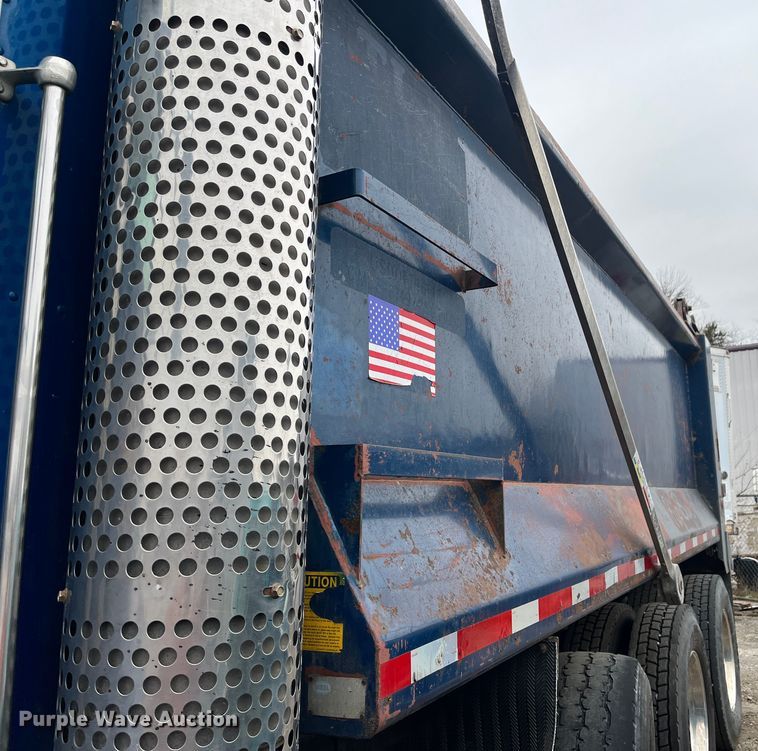 image for item DR7401 2005 Kenworth T800  dump truck