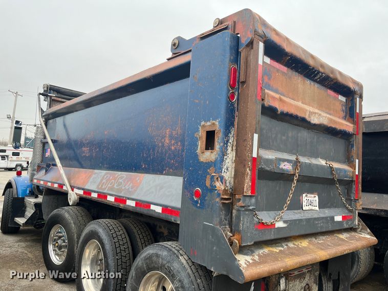 image for item DR7401 2005 Kenworth T800  dump truck