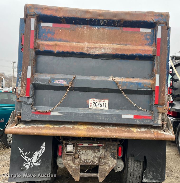 image for item DR7401 2005 Kenworth T800  dump truck