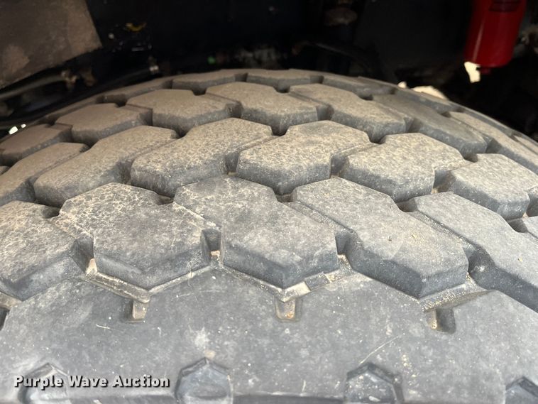 image for item DR7401 2005 Kenworth T800  dump truck