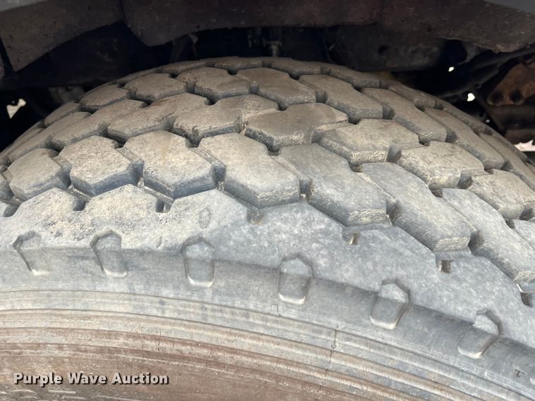 image for item DR7401 2005 Kenworth T800  dump truck