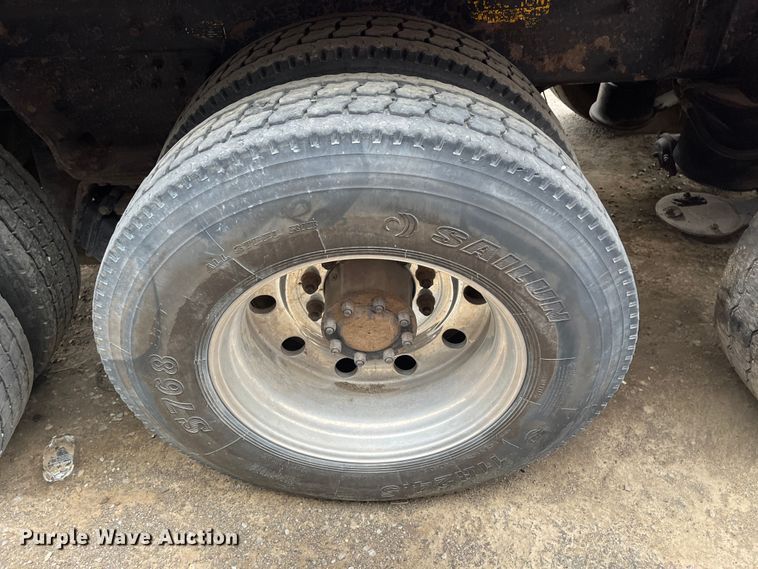 image for item DR7401 2005 Kenworth T800  dump truck