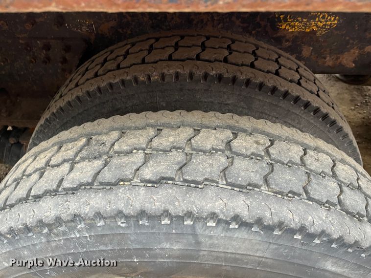 image for item DR7401 2005 Kenworth T800  dump truck