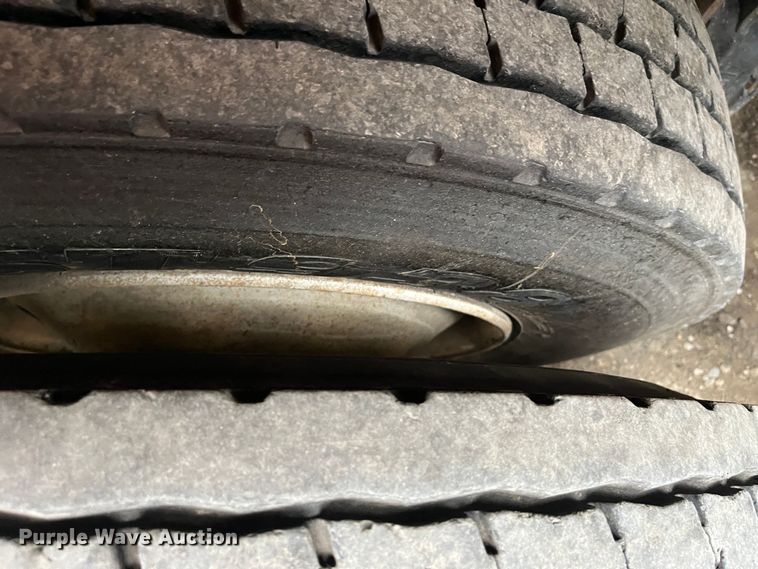 image for item DR7401 2005 Kenworth T800  dump truck