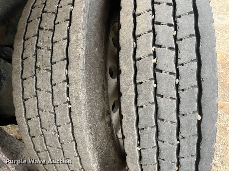 image for item DR7401 2005 Kenworth T800  dump truck