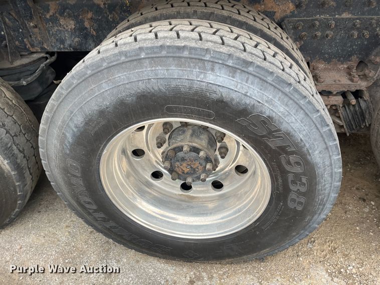 image for item DR7401 2005 Kenworth T800  dump truck